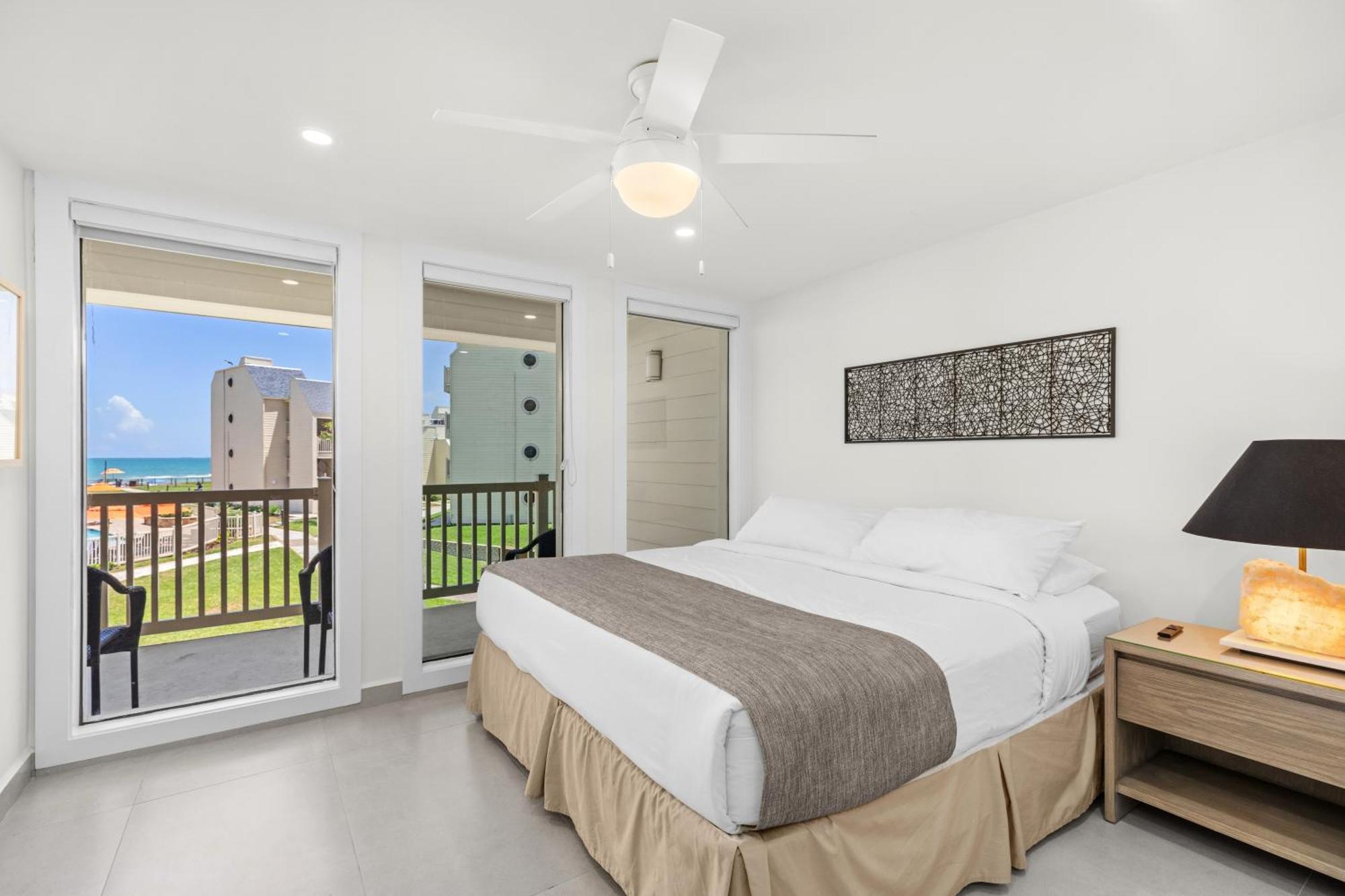 New Stunning Ocean-View Beachfront Resort, Heated Pool! South Padre Island Kültér fotó