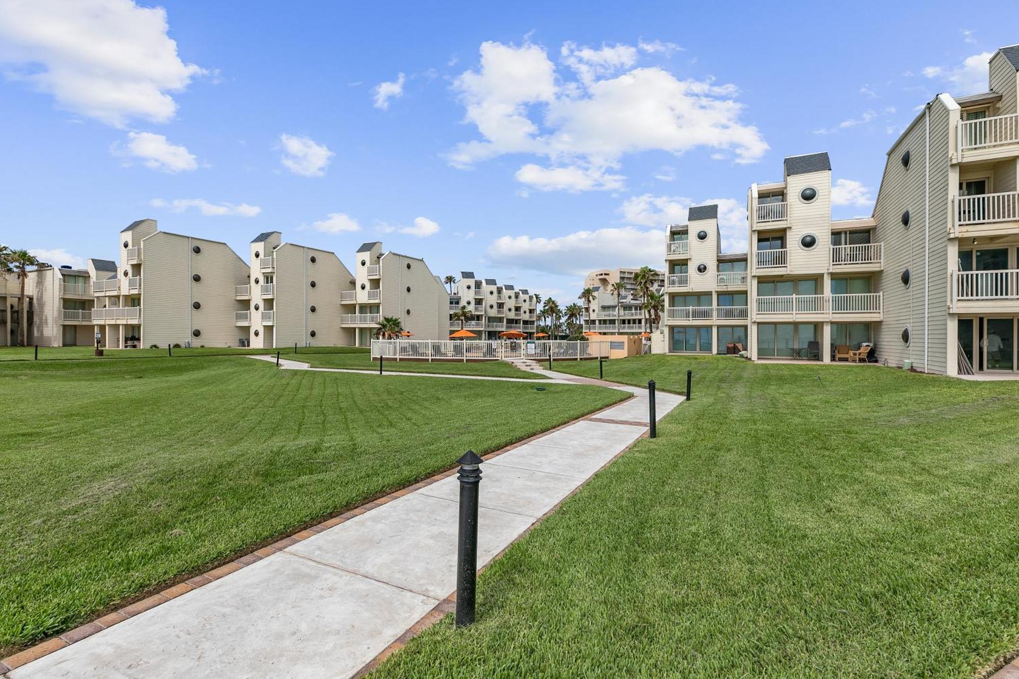 New Stunning Ocean-View Beachfront Resort, Heated Pool! South Padre Island Kültér fotó